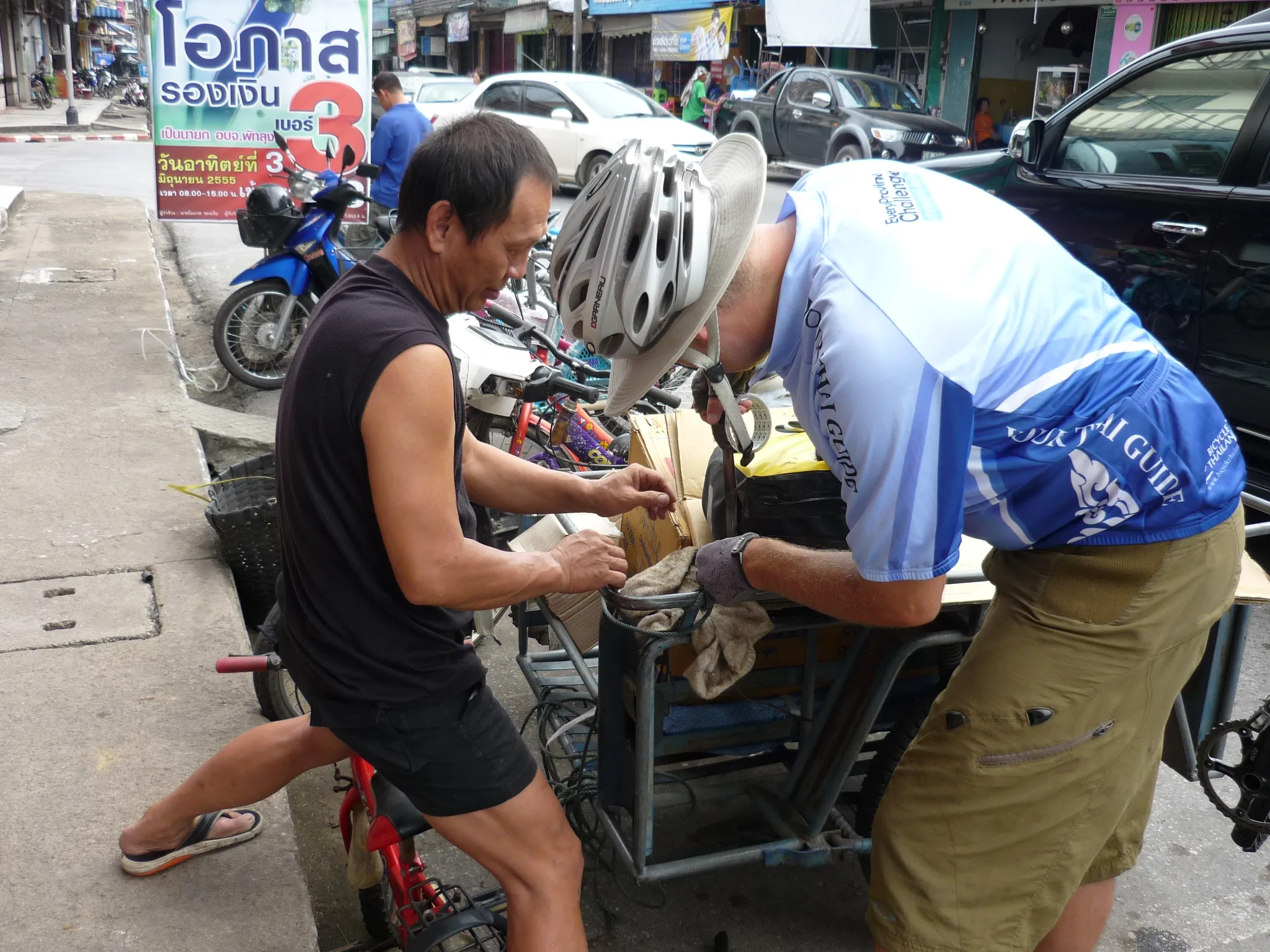 Fixing the bike bag at Phatthalung